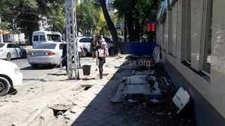 Тротуар на Московской возле интернет-клуба ABC очистили. Видео мэрии