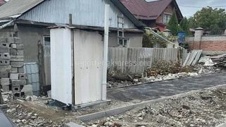 Туалет на тротуаре на Шукурова будет демонтирован в конце строительства, - мэрия