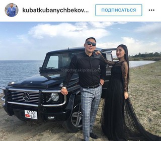Шоумен К.Кубанычбеков на автомашине заехал на пляж озера Иссык-Куль (фото)