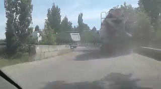 Большегрузные машины портят недавно отремонтированные дороги (видео)