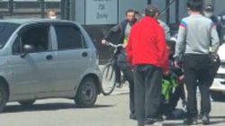 В Бишкеке на улице 7 апреля сбили патрульного, - очевидец Медер. Видео