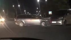 На Ахунбаева-Алыкулова произошло ДТП. Видео с места аварии