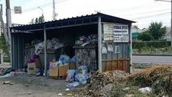 «Тазалык» перестал убирать мусор, - жительница Ак-Орго жалуется на мусор по Сыдыкова