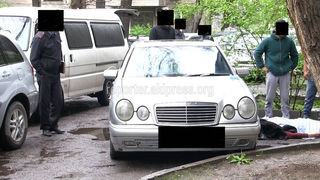 В Бишкеке водитель погиб под своей машиной