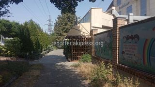 Столики на тротуаре на Медерова уберут в порядке очереди, - Мэрия Бишкека