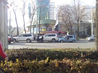 На пересечении ул.Токтогула-Абдрахманова столкнулись 3 авто, все участники ДТП – женщины, - читатель <b><i>(фото)</i></b>
