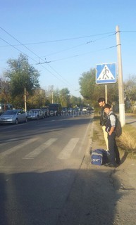 Читатели вновь жалуются на «лежачий полицейский» на участке ул.Л.Толстого, который создает пробки (фото)