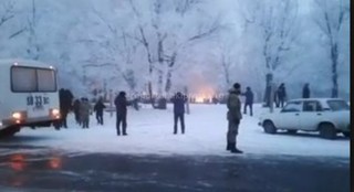 <b>Видео</b> — В Чуйской области разбился грузовой самолет, милиция оцепила место падения