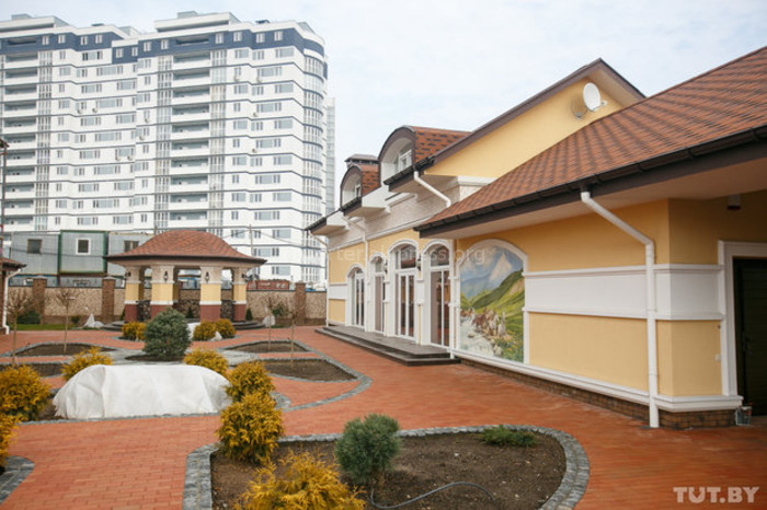 Как выглядит дом Курманбека Бакиева, который он построил в Минске?