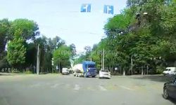 На Московской–Фучика водители «Тойоты» и бензовоза создали аварийную ситуацию <i>(видео)</i>