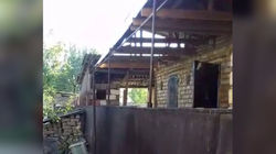Житель жилмассива Колмо на улице Мыскал №20 интересуется, законно ли построили дом близко к забору?