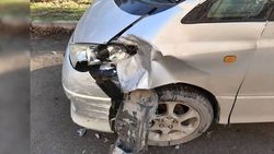 В Бишкеке пьяный водитель протаранил 4 машин и скрылся, - горожанин
