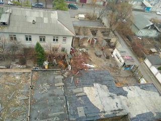 Законно ли идет строительство на улице Белорусской в Бишкеке? - жители (фото)