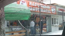 Бишкекчанин: В городе некоторые точки быстрого питания все еще работают. Не опасно ли это?