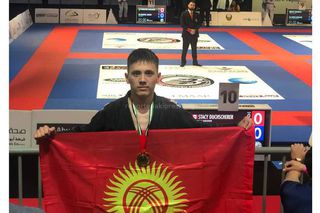 Кыргызстанец А.Жолдошбеков стал победителем всемирного чемпионата по джиу-джитсу в Абу-Даби <i>(фото)</i>