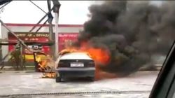 На ул.Гагарина загорелся автомобиль БМВ. Видео очевидцев