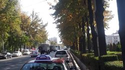 По центру Бишкека разъезжают спецтехника и автобусы. Видео, фото