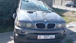 На ул.Фрунзе столкнулись BMW X5 и «Камри», есть пострадавшие