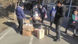 Администрации Первомайского района убрала торговцев с велодорожки на Манаса. Фото