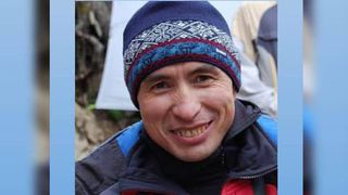 Сестра казахстанского альпиниста, пропавшего на пике Победы, приехала в Бишкек для поисков