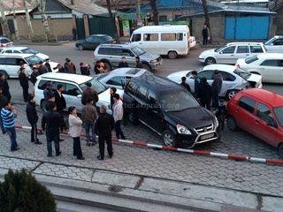 Возле ТЦ «Таш Рабат» произошла авария с участием 4 машин, есть пострадавшие <b><i>(фото)</i></b>