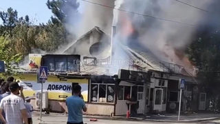 В 8 мкр загорелось кафе «Шаурма на мангале», пожар потушен, - МЧС