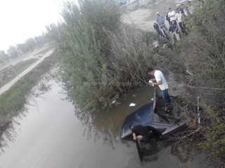 По объездной дороге районе новостройки «Калыс-Ордо» автомобиль вылетел с моста и затонул, - читатель <b><i>(фото)</i></b>