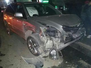 На ул.Фучика столкнулись 3 машины, есть пострадавшие <i>(фото)</i>