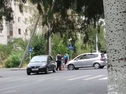 Возле здания МВД столкнулись две «Хонды Фит»