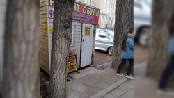 Как выяснилось, павильоны на ул.Гоголя не демонтированы, а переставлены. Бишкекчанин возмущен неверным ответом мэрии