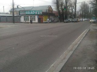 На Элебесова-Щербакова отсутствует светофор и разметки для пешеходного перехода, - бишкекчанин