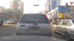В Бишкеке ездят машины, у которых отсутствует часть госномера. <b>Фото</b>