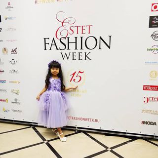 Девочка из Кыргызстана покорила московский подиум на 15-ой Международной ювелирной неделе моды Estet Fashion Week 2018 <i>(фото, видео)</i>