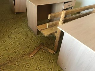 В Ошском городском ОБДД сломана мебель в комнате для совещаний?