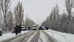 На трассе Балыкчы—Каракол произошло ДТП с участием буса, - очевидец