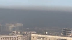 Бишкекчанин со своего балкона снял на видео смог над городом