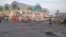 Администрации Ленинского района очистила территорию Ошского рынка от стихийной торговли. Фото