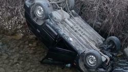 В Ошской области «Хонда CR-V» слетела с моста и упала в реку. Видео