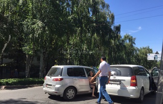 На Байтик Баатыра выше Ахунбаева произошло ДТП, оба водителя нарушили‬ <b><i>(фото)</i></b>