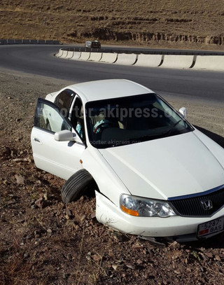 На перевале Долон авто попало в ДТП, скорая не стала оказывать помощь пострадавшему, - читатель <i>(фото)</i>