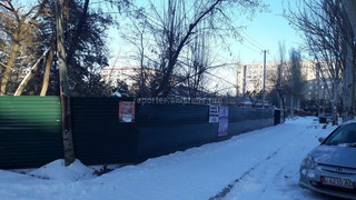 Что собираются строить на огороженном участке на пересечении улиц Саманчина и Юнусалиева в 7 мкр? - бишкекчанин (фото)