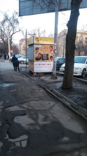 Законно ли установлен пункт приема платежей на улице Московской рядом с Нацгоспиталем? - читатель (фото)