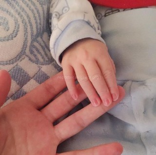 Дочь президента А.Атамбаева опубликовала фото со своим малышом