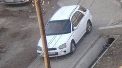 Тротуар на Калыка Акиева-Фрунзе превратился в автомойку, - бишкекчанин (фото)