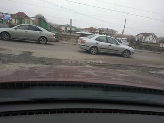 Дорогу на перекрестке Малдыбаева и Суеркулова недоделали, - горожанин (фото)