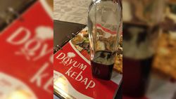 В кафе «Doyum Kebap» подают заплесневелый соус, - посетитель