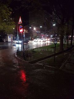 В некоторых участках Бишкека появились освещенные «зебры» (фото)