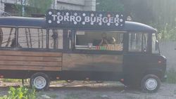 Законно ли автобус Torro Burger работает на ул.Киевской? - горожанин. Фото