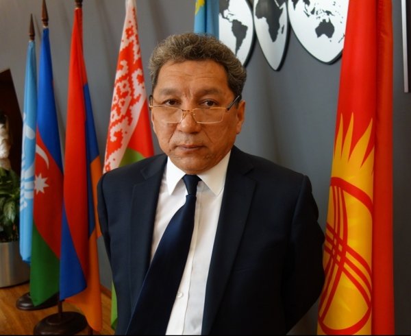 Премьер-министр объявил выговор представителю Кыргызстана в ЕАЭС Усену Усупову — Tazabek