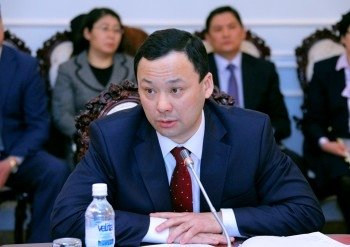 Депутат Р.Казакбаев поинтересовался, почему месяц не назначают нового заместителя директора Госэкотехинспекции — Tazabek